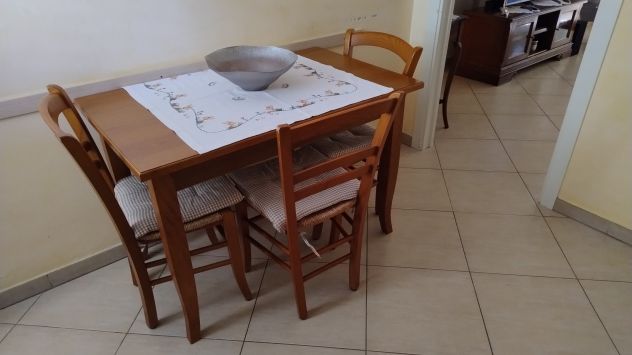 Cucina e tavolo con sedie - Foto 7