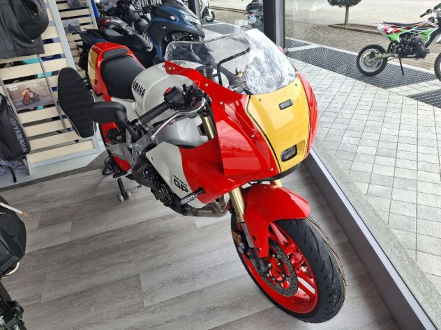 YAMAHA XSR900 GP LEGEND RED 2026 KM 0 - Foto 5