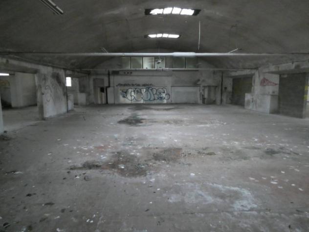 Immobile di 1000 m² con più di 5 locali in vendita a Grumello del Monte - Foto 10