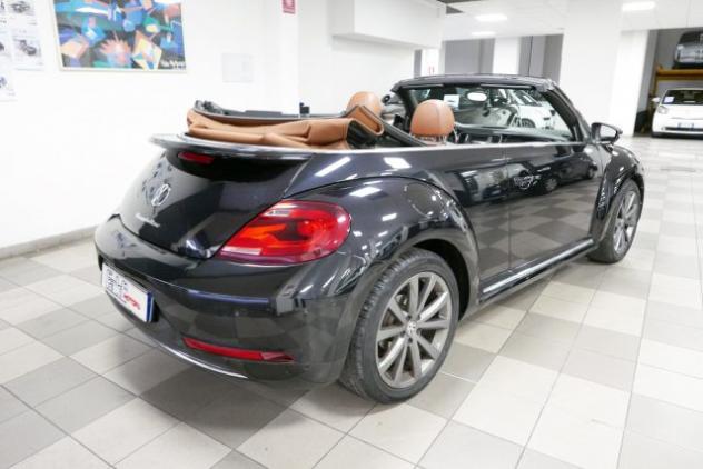 VOLKSWAGEN Maggiolino Cabrio 2.0 TDI DSG Design BlueMotion Technology rif. 24167440 - Foto 3