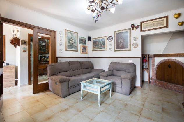 Casa singola in vendita a Guamo - Capannori 200 mq Rif: 1452109