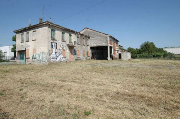 Rustico / Casale di 2300 m² con più di 5 locali in vendita a Selvazzano Dentro
