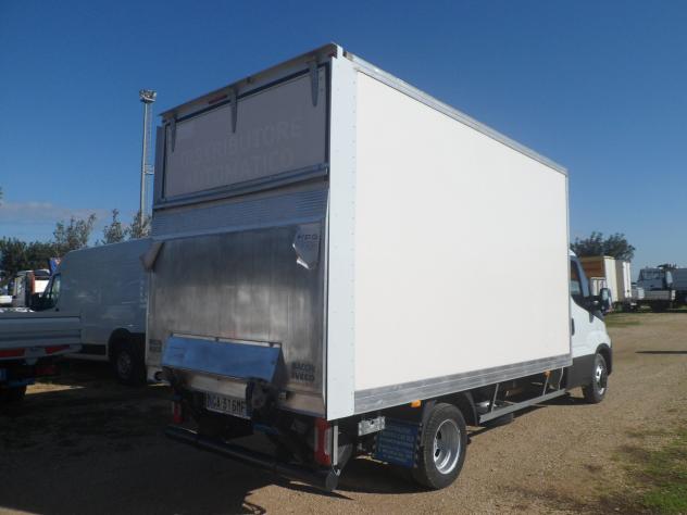 Iveco Daily 35c16 furgonatura con pedana - Foto 4