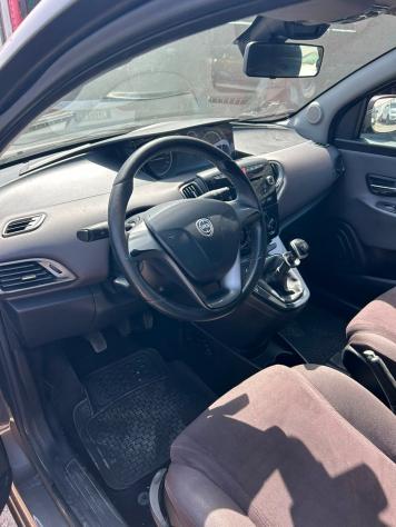 Lancia Ypsilon 1.2 69 CV Unyca VISTA E PIACIUTA - Foto 10