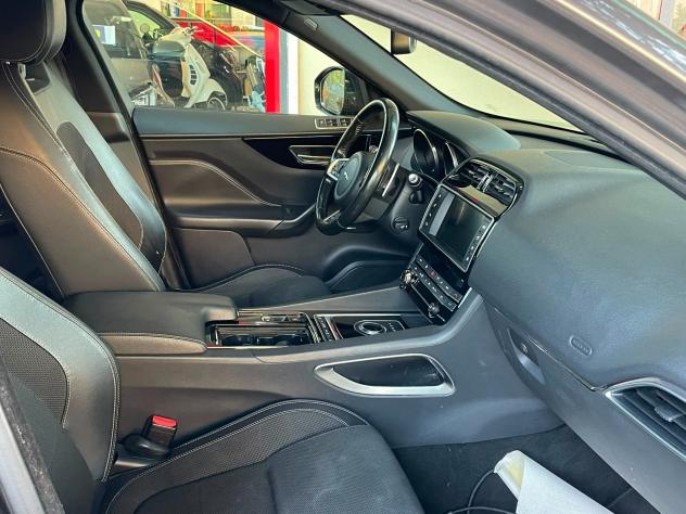 Jaguar F-Pace 2.0 D 180 CV AWD R-Sport - Foto 10