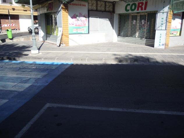 CODICE 6505 BOTTEGA ANGOLARE 181 MQ IN VIA V. EMANUELE III N. 1-3-5 - Foto 2