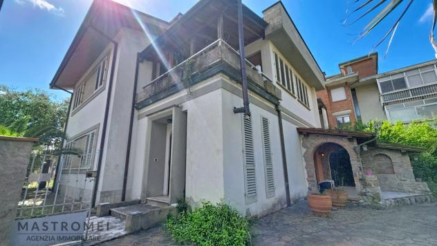 VILLA di 10 vani e di 350 mq (MONTECATINI TERME) rif. 3607 - Foto 2