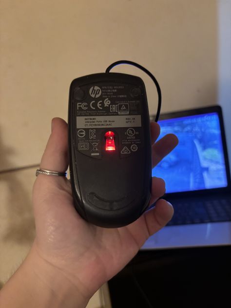 UN MOUSE COME NUOVO PERFETTAMENTE FUNZIONANTE MARCA”HP”CON CAVO E ATTACCO USB,CO - Foto 9