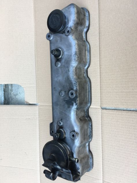 Coperchio Punterie / Punteria Nissan KING CAB D21 2.5 Diesel motore SD25 - Foto 2