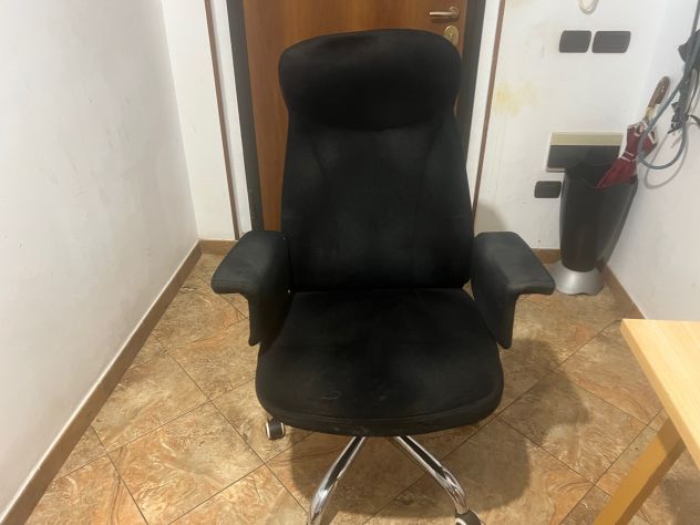 SCRIVANIA E POLTRONCINA PIEGHEVOLE PER STUDIO,UFFICIO O CAMERETTA PER RAGAZZO. - Foto 4