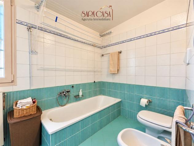 Casa bifamiliare con ampi servizi e corte esclusiva - Foto 5