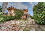 Villa di 193 m² con 5 locali e posto auto in vendita a Viagrande
