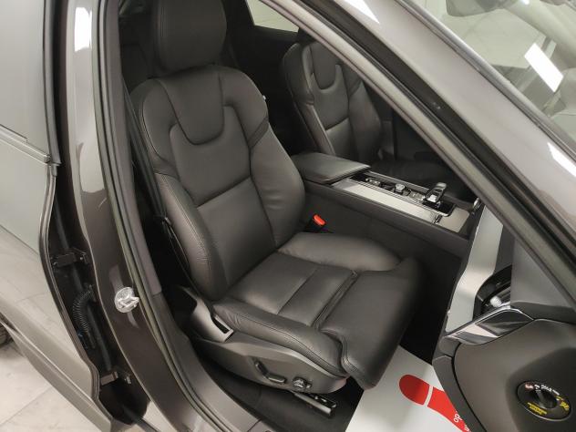 Volvo XC60 Recharge T6 Plug-in AWD auto Plus Dark Tetto Pelle Navi 19” - Foto 5