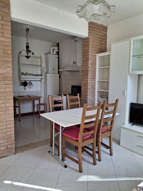 in unità immobiliare singola indipendente, stanza con due posti - Foto 2