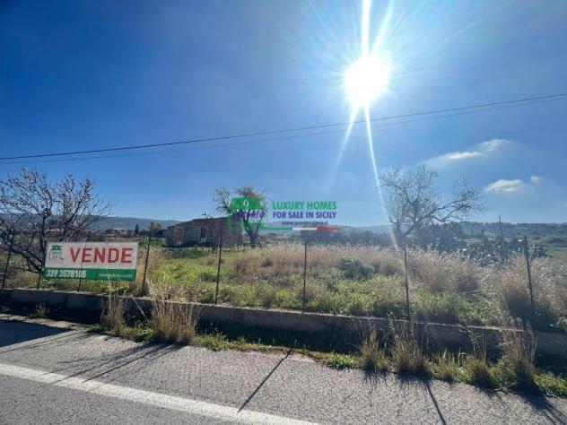 TERRENO CON ACCATASTAMENTI RURALI - Foto 3