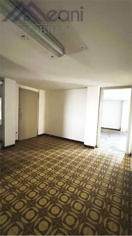 455 - VENDUTO - MAGAZZINO CON RISCALDAMENTO DI 150 MQ.CA. - Foto 8