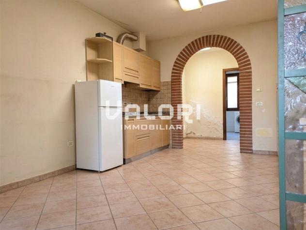 BILOCALE AL PIANO TERRA CON INGRESSO INDIPENDENTE, CORTE ESCLUSIVA E GARAGE - Foto 6