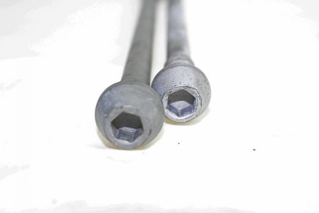 PERNI SUPPORTO MOTORE DUCATI HYPERMOTARD 796 (2010) 470.1.701.2AT 779.1.615.1A ENGINE HOLDER AXLES - Foto 3