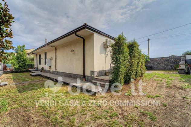 Villa di 160 m² con 5 locali e posto auto in vendita a Mascalucia - Foto 4
