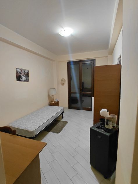 Coinquilina donna seria referenziata