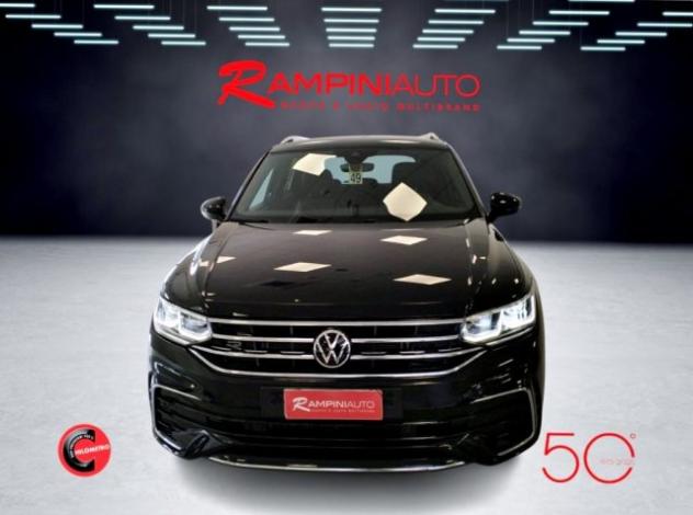 VOLKSWAGEN Tiguan 2.0 TDI 150 CV DSG 4MOTION R-Line Km 77.000 rif. 23424307 - Foto 3