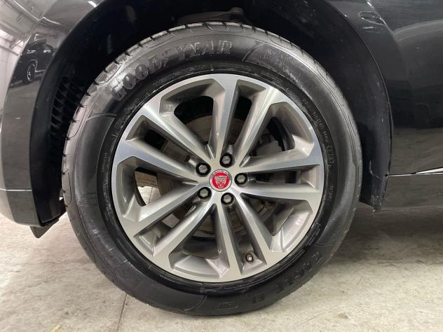 Jaguar F-Pace 2015 2.0d i4 R-Sport awd 180cv auto my20 - Foto 8