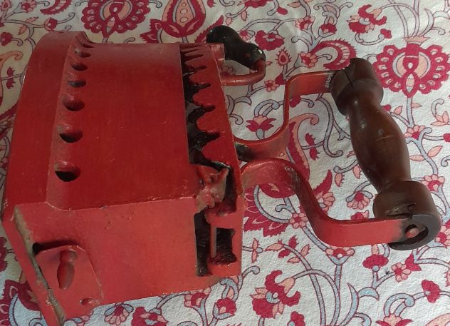 Ferro da stiro in ghisa rosso vintage - Foto 2