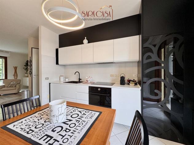 Splendido appartamento con tavernetta e giardino esclusivo - Foto 9