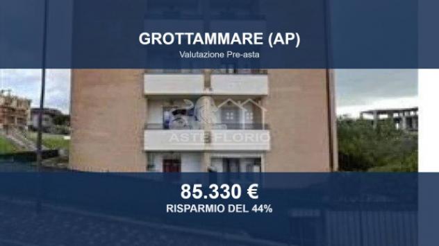Immobile in asta di 99 m², box auto in vendita a Grottammare