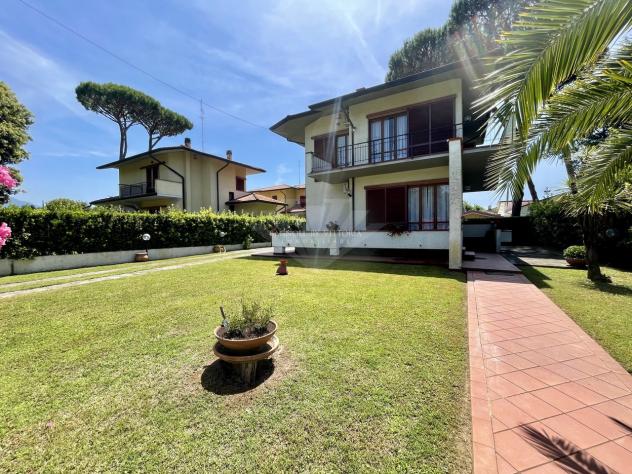 VILLA di 9 vani e di 150 mq (PIETRASANTA - Marina) rif. 1086/A - Foto 3
