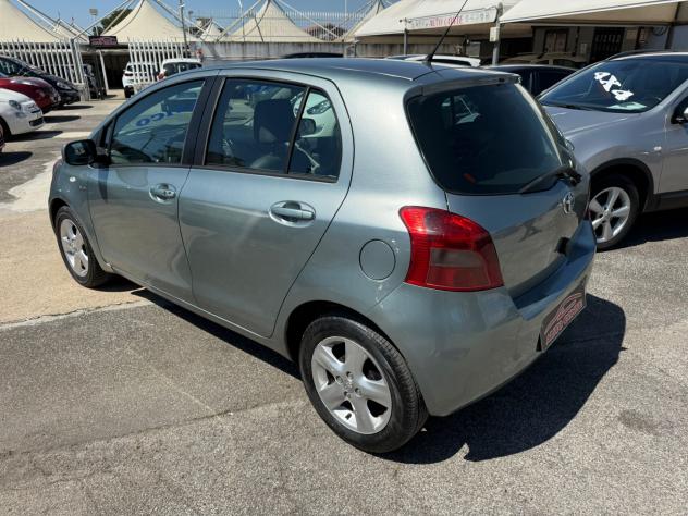 Toyota Yaris 1.4 D-4D 5 porte - Foto 6