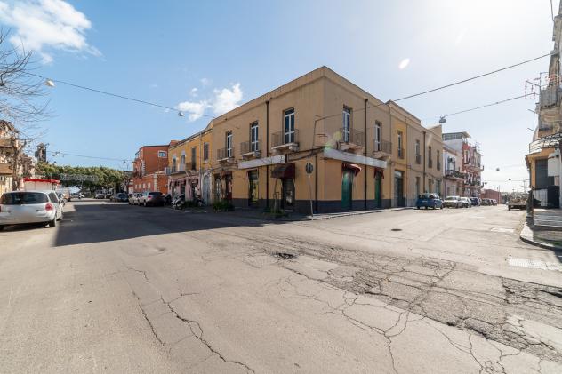 Stabile/Palazzo in vendita a Catania, Zona centro