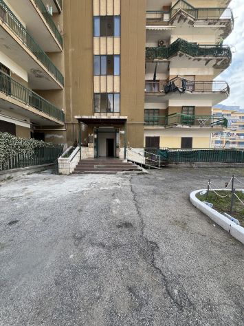RIF. 345 MONDRAGONE €35.000,00 7°PIANO APPARTAMENTO