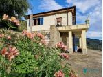 Soldano VENDESI VILLA CON GIARDINO CONDOMINIALE