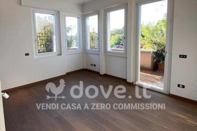 Attico / Mansarda di 220 m² con più di 5 locali e box auto in vendita a Varese - Foto 4