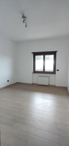 MORENA CENTRONI BILOCALE PARZIALMENTE ARREDATO CON TERRAZZO PRIVATO - Foto 2