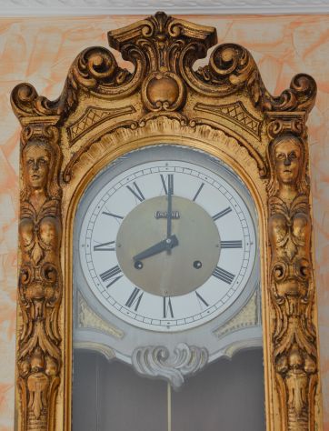 Elegante Orologio a Pendolo da Parete in Legno Scolpito e Dorato - Foto 5