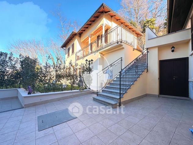 Villa in Vendita in Via Armino a Gavirate - Foto 5
