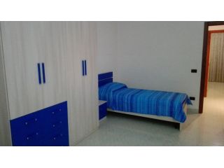 Stanze singole arredate per studentesse/lavoratrici