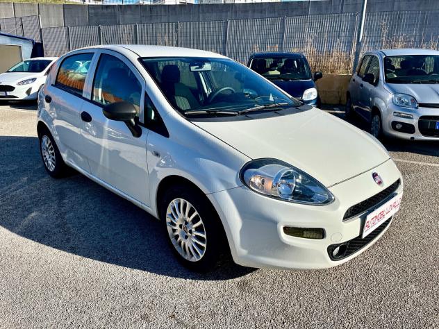 Fiat Punto 1.3 MJT 95 CV 5 p NAVI-2018 - Foto 3
