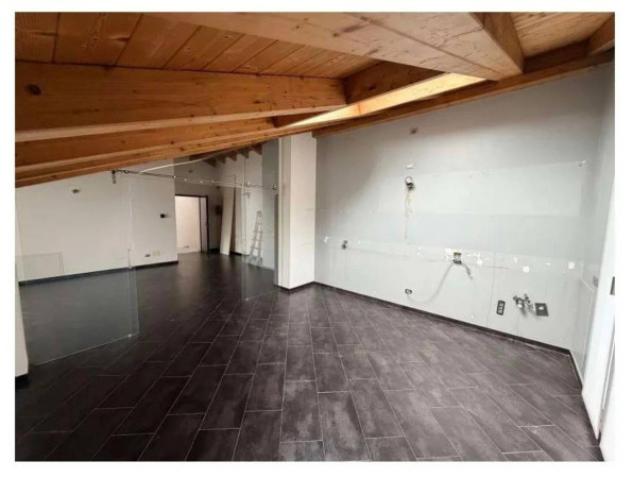 Immobile in asta di 121 m² con più di 5 locali in vendita a Cassago Brianza - Foto 10