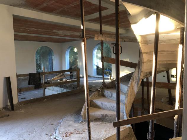 Villa in Vendita in zona TIRRENIA con giardino - Foto 13