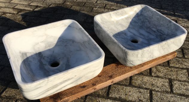 Coppia di lavabo da appoggio in marmo bianco - Foto 4