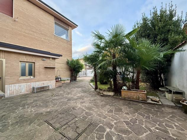 APPARTAMENTO IN VILLA