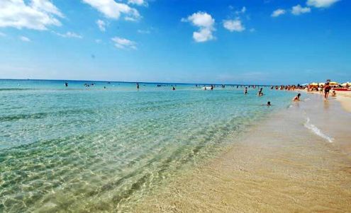 MALDIVE del SALENTO casa INDIPENDENTE,CLIMATIZZATA, 8p. 200m SPIAGGIA
