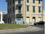 Oltre 3 vetrine in affitto a Carrara