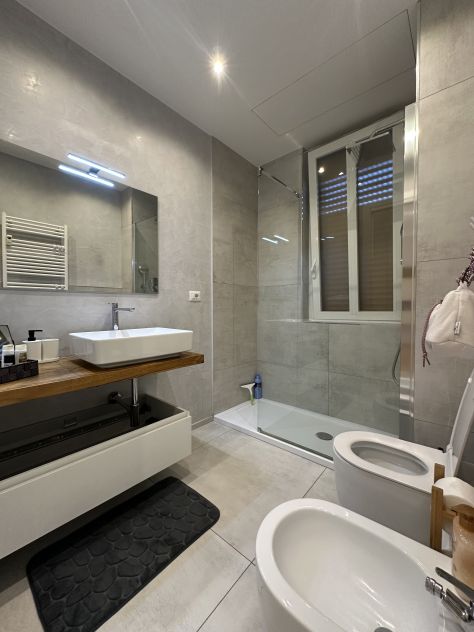 Bilocale di design con doppio balcone - Foto 6