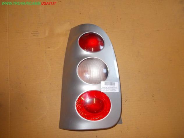 FANALE POST.S.(fino al 02/2002) ROSSO / BIANCO / ROSSO SMART CITY COUPE' / FORTWO (C450)  Parti elettriche  Fanaleria  Fanali  Fanale post. sx. SMART