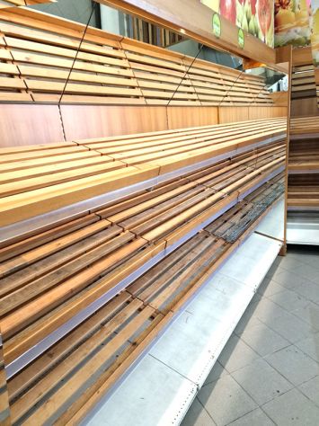 2 scaffalature in legno self-service usate - Foto 4