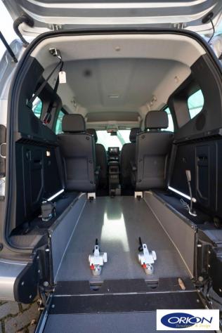 FORD - Tourneo Connect - Ribassato TRASPORTO DISABILI - Foto 5